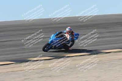 media/Oct-13-2025-Moto Forza (Mon) [[a66d839500]]/3-B Group/Session 2 (Bowl)/